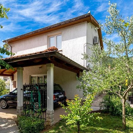 Nice Apartment In Rukavac With Kitchen エクステリア 写真