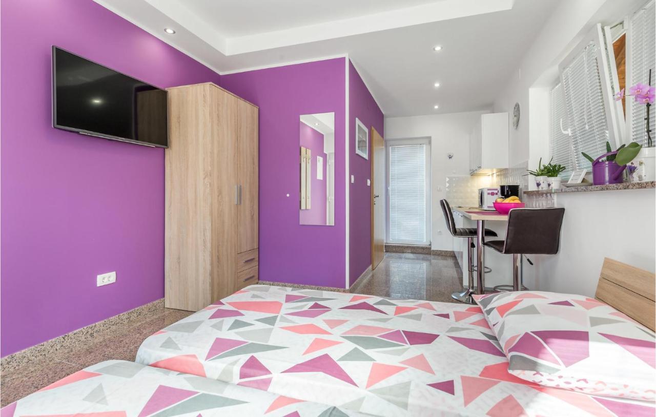 Nice Apartment In Rukavac With Kitchen エクステリア 写真